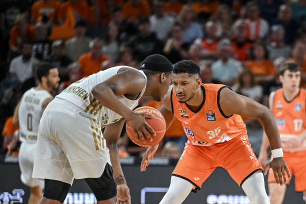 而雄狮队则 而雄狮队则